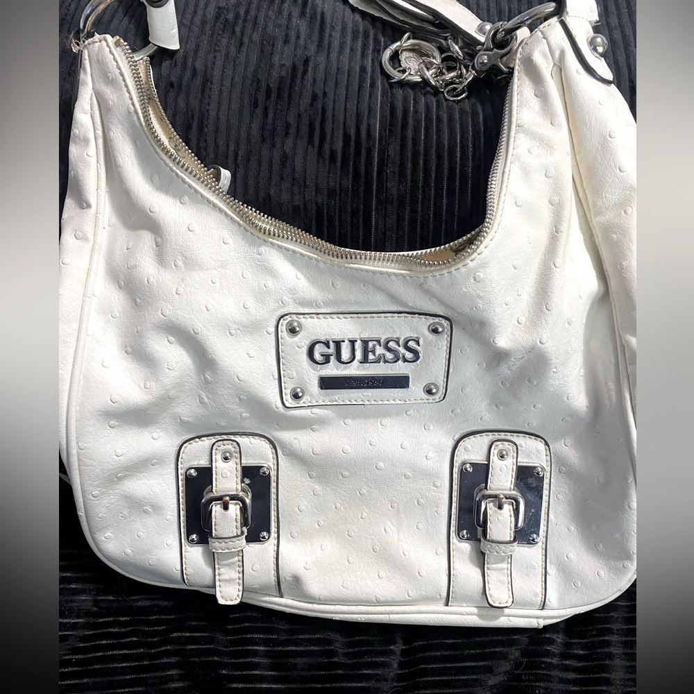 Guess bag! Med/large. Great condition.